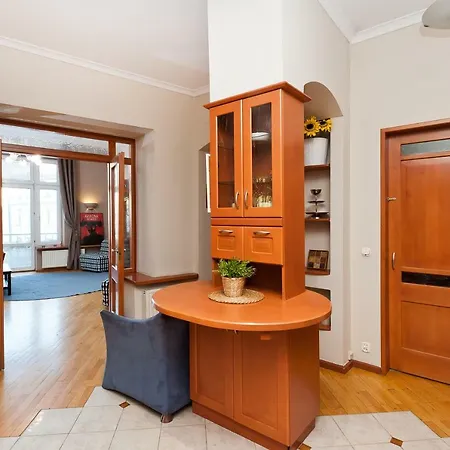 Διαμέρισμα Spacious And Bright Krasków